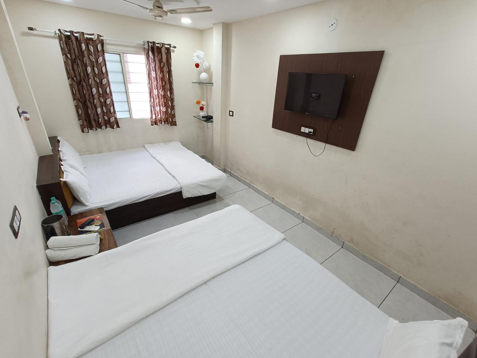 Hotel S Tower Ujjain Exterior foto